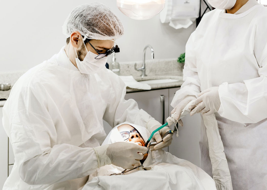 Read more about the article Dentist vs. Orthodontist: Who Is Better?